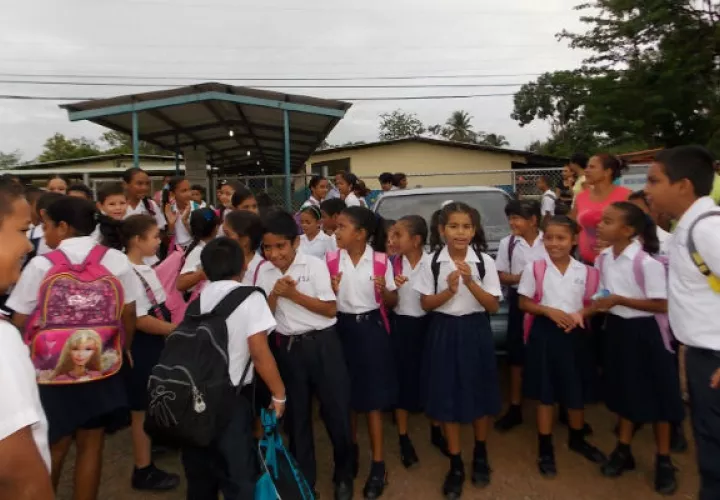 Los estudiantes de sexto grado debieron reiniciar clases en la escuela primaria de Los Santos. Foto: Zenaida Vásquez