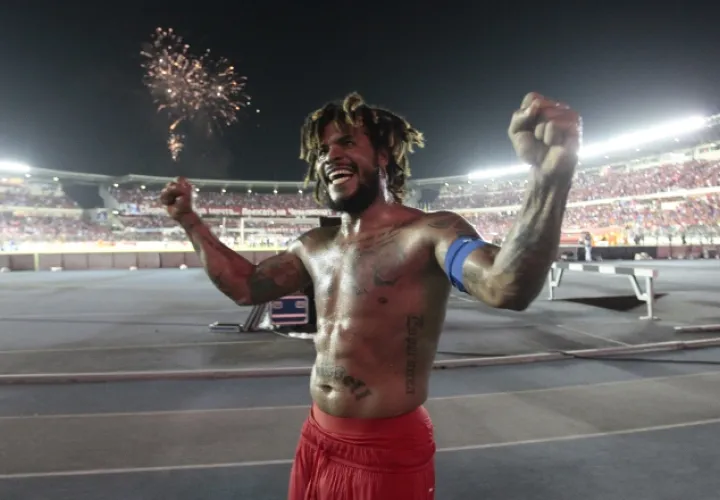 Román Torres festeja la clasificación de Panamá al Mundial de Rusia 2018. /Foto Anayansi Gamez