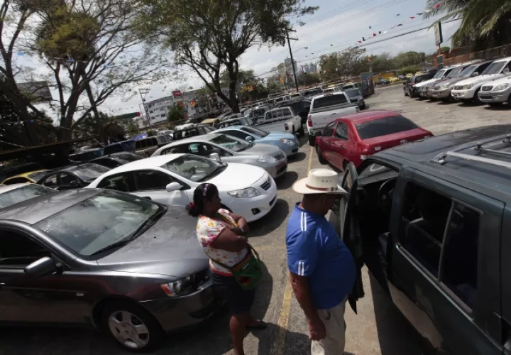 Los panameños pueden alquilar un automóvil por un costo de tan solo 25 dólares, y entre los requisitos mínimos está la licencia de conducir vigente. /Foto Archivo