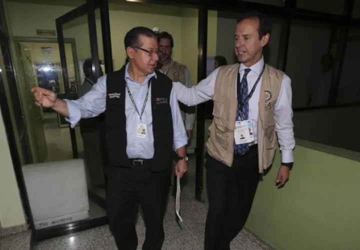 El expresidente de Bolivia Jorge Quiroga y David Matamoros. /Foto EFE
