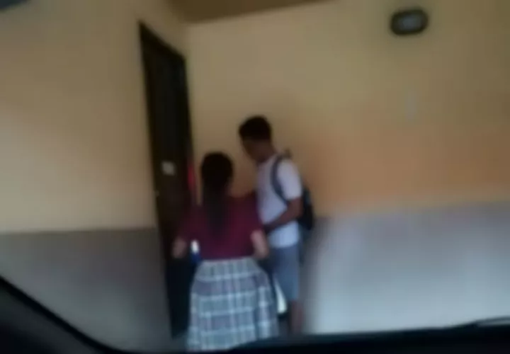 Los menores de edad solicitaron el servicio en un mall de Los Pueblos / Redes sociales.