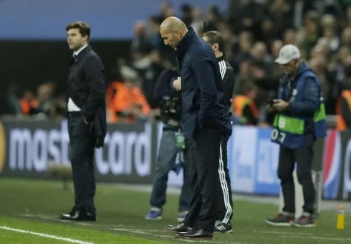 Zinedine Zidane durante el partido ante los Spurs. Foto AP