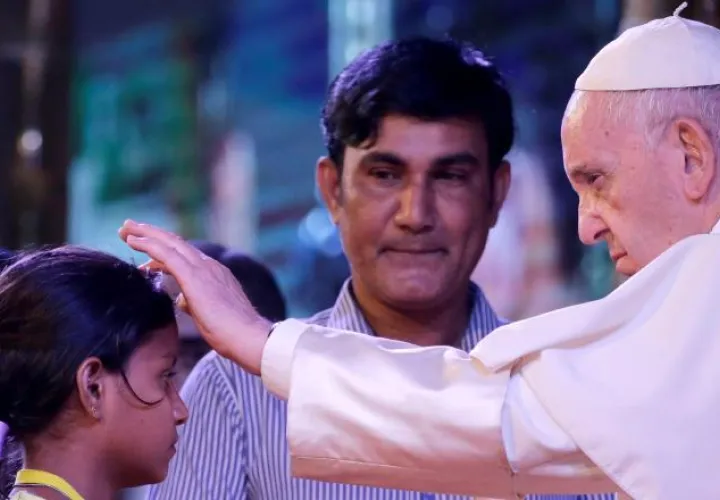 El papa se reunió con refugiados. EFE