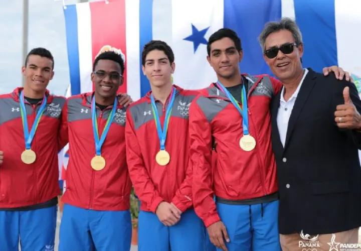 La natación en relevo 4x100 impuso récord. /Foto Cortesía/COP
