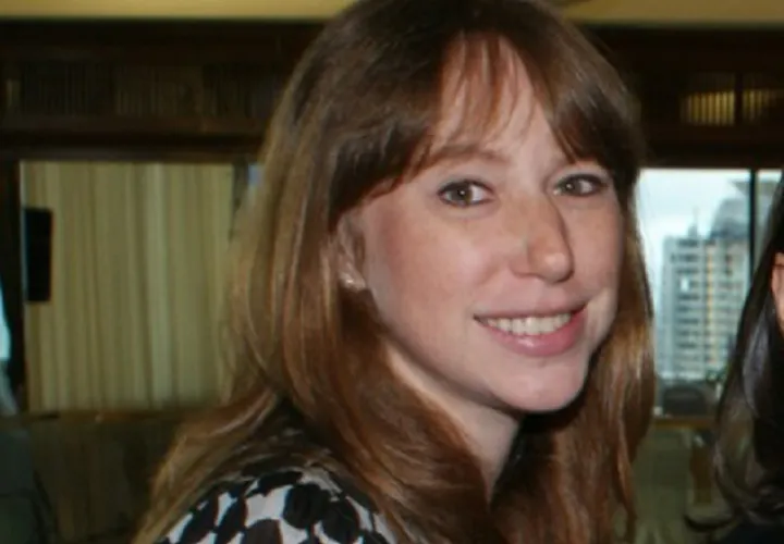 Ana Lucrecia Tovar de Zarak.