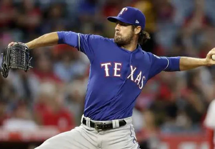 Hamels y su esposa trasladaron su residencia a Texas.