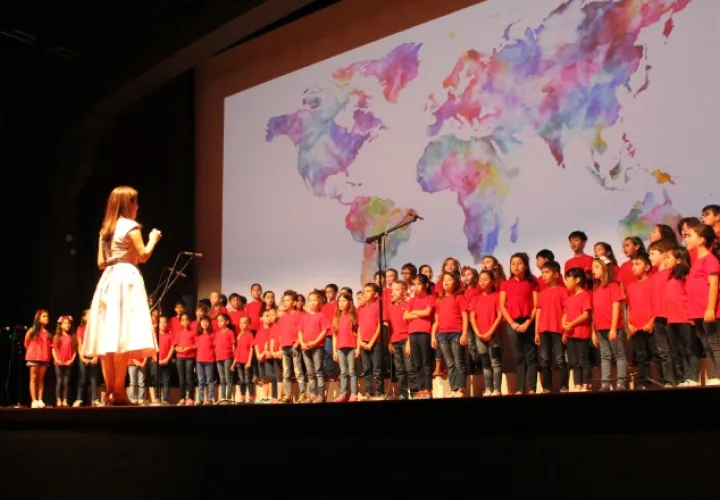 El grupo de talentosos chiquitines cuando deleitaba a la concurrencia que se dio cita en Ciudad del Saber para tan hermoso concierto. /Foto Cortesía