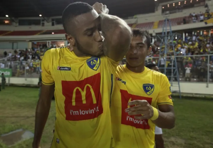 Alfredo Stephens fue la figura de la gran final. /Foto Anayansi Gamez
