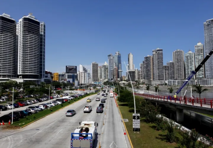 Panamá es un país que, a pesar de no crecer a grandes tasas, se mantiene robusta y empuja al desarrollo de las empresas, según analistas. /Foto Archivo