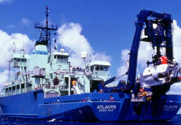 El buque Atlantis de Estados Unidos.