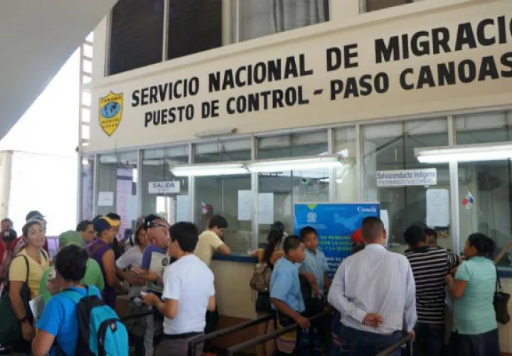  817 viajeros costarricenses son varones y 1,019 son mujeres