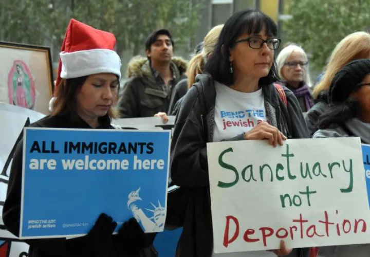 Varias organizaciones apoyan a los inmigrantes y que tengan protección en las Ciudades Santuario. EFE