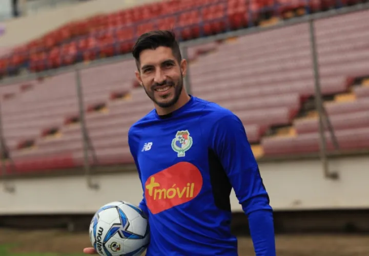 Jaime Penedo ganó el año pasado la Copa de la Liga de Rumania, con el Dinamo de Bucarest. /Foto Anayansi Gamez