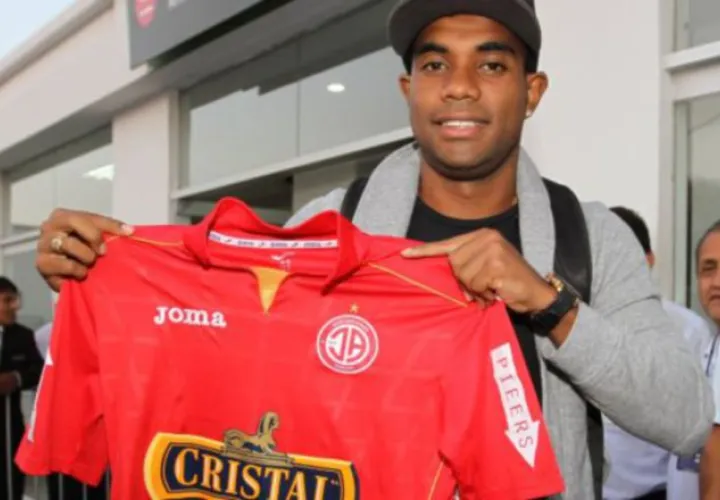 "El Halconcito"  ha tenido una exitosa carrera en el fútbol peruano, luego de jugar dos años con el  Juan Aurich.