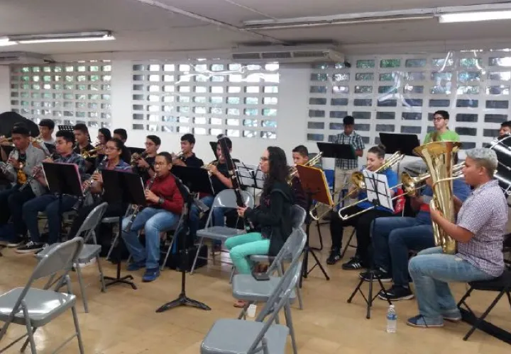 Ensayos. La música se convierte en aliada de los jóvenes.