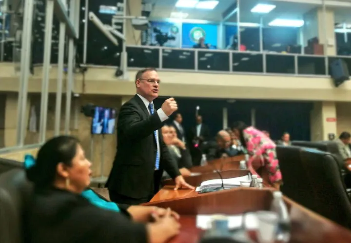 Se decretó un receso en la Asamblea para acordar cuándo se realiza la votación / Foto. @asambleapa