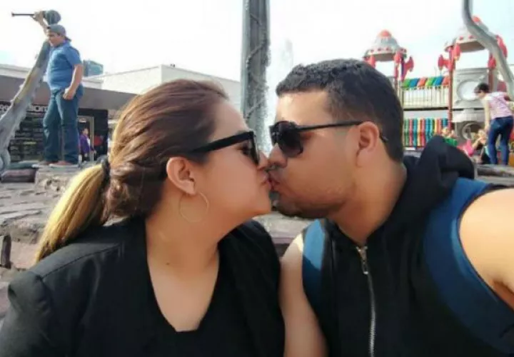 La presentadora junto a su novio. Foto/Cortesía