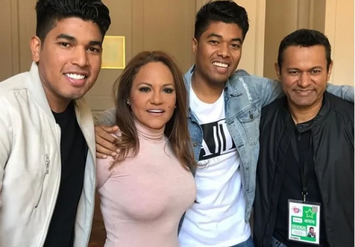 Junto al dúo colombiano los K Morales. Foto: Instagram