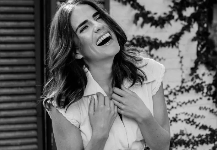 De acuerdo a Karla Souza, el episodio empezó cuando la producción decidió alojarla a ella y al director en un mismo hotel. Foto: Twitter