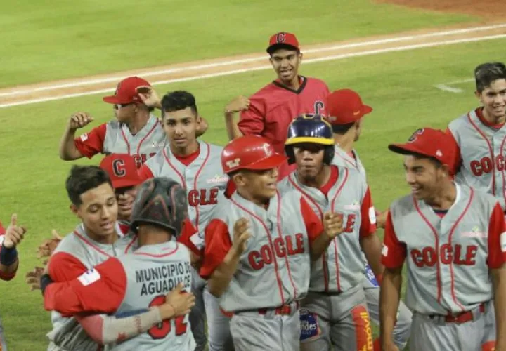 La novena de Coclé ganó su segundo galardón del béisbol juvenil. El primero lo conquistó en 1962. /Foto Anayansi Gamez