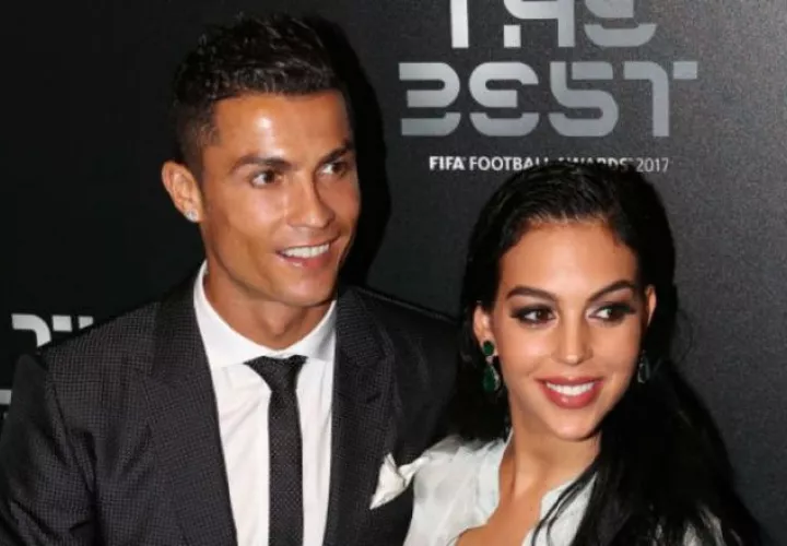 Cristiano Ronaldo y Georgina Rodríguez conforman una pareja, cuya vida y pormenores siguen de cerca los medios. /Foto https://es.sports.yahoo.com