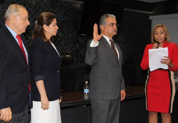 La presidenta de la Asamblea, Yanibel Ábrego, ratificó la junta directiva de Credenciales. /Foto Cortesía