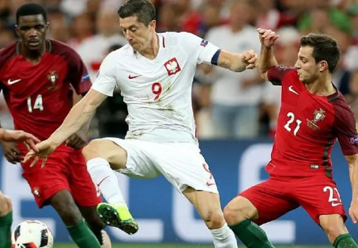 Robert Lewandowski es una de las estrellas que presentará la selección de Polonia en la Copa del Mundo, que se iniciará en junio.