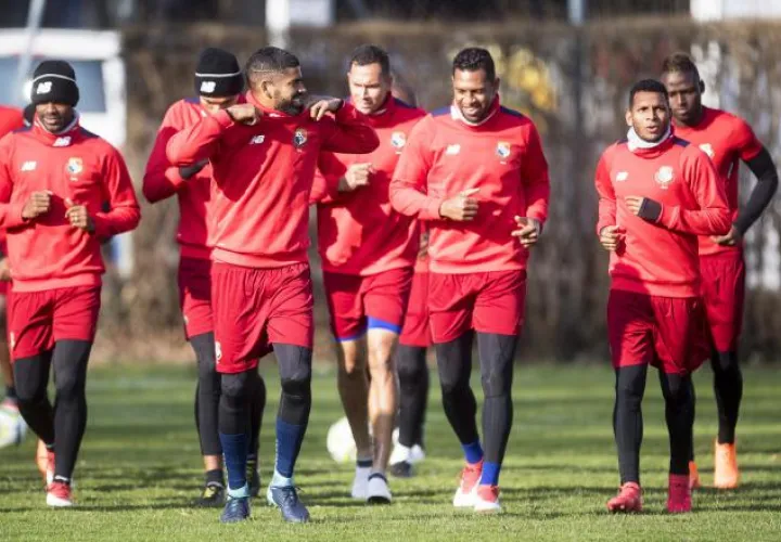 El equipo panameño durante uno de los entrenamientos que tuvo en Suiza. /Foto EFE
