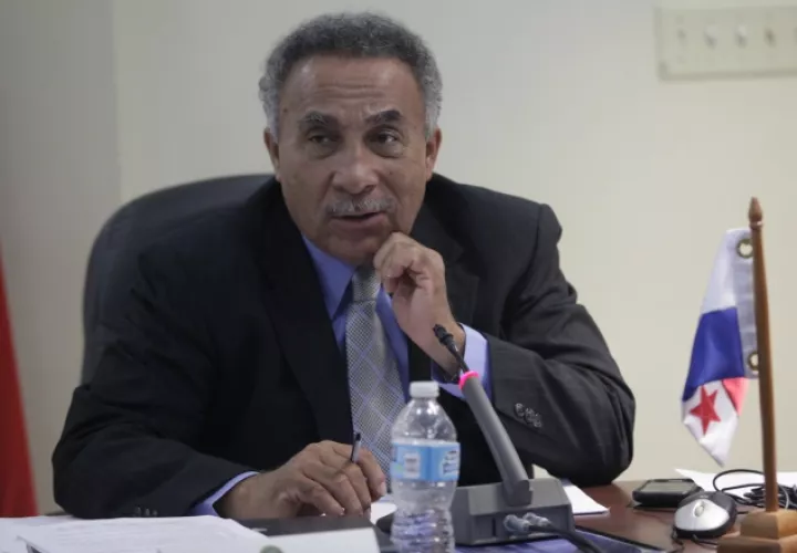 En reiteradas ocasiones, el diputado oficialista Carlos Santana ha sido mencionado como la persona que manda en la Autoridad del Tránsito (ATTT). /Foto Archivo.