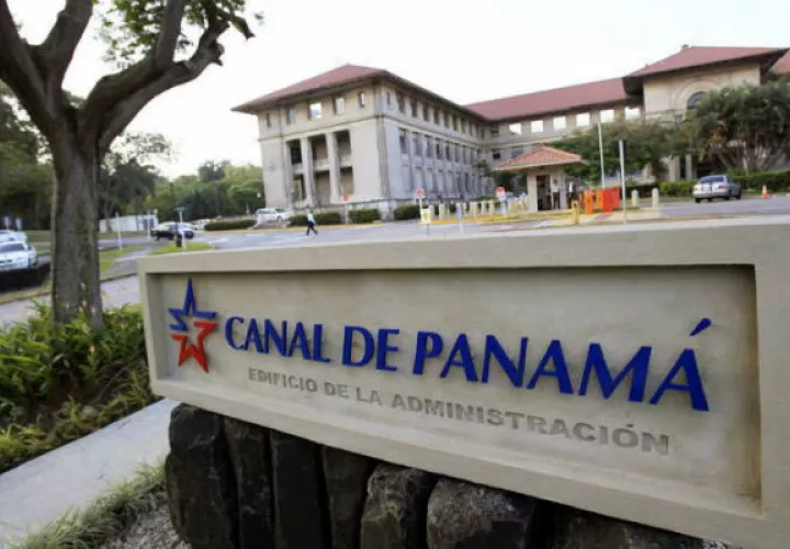 Bajo el lema “Apaga la luz y conecta con el planeta” el Canal de Panamá participa de este llamado