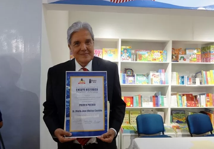 La primera edición de este certamen la ganó el Dr. Mario José Molina Castillo. Foto: Rosalina Orocú