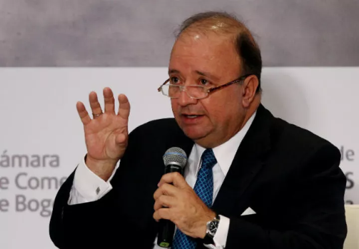 Ministro de Defensa, de Colombia Luis Carlos Villegas.