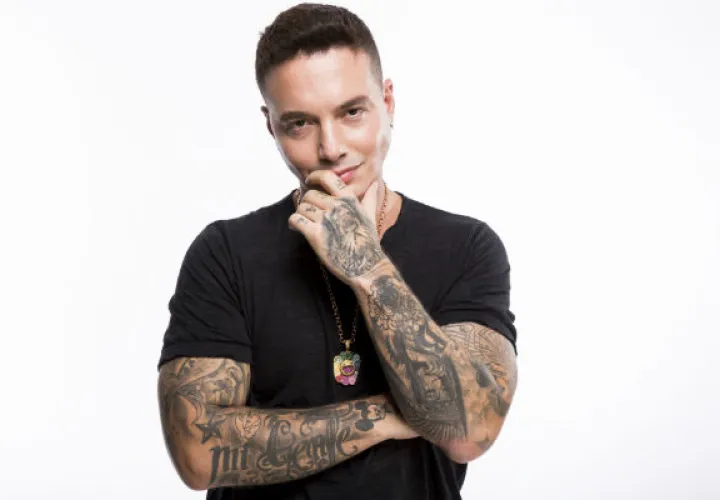 Es el primer artista latino seleccionado como Embajador del New York Men's Fashion Week.