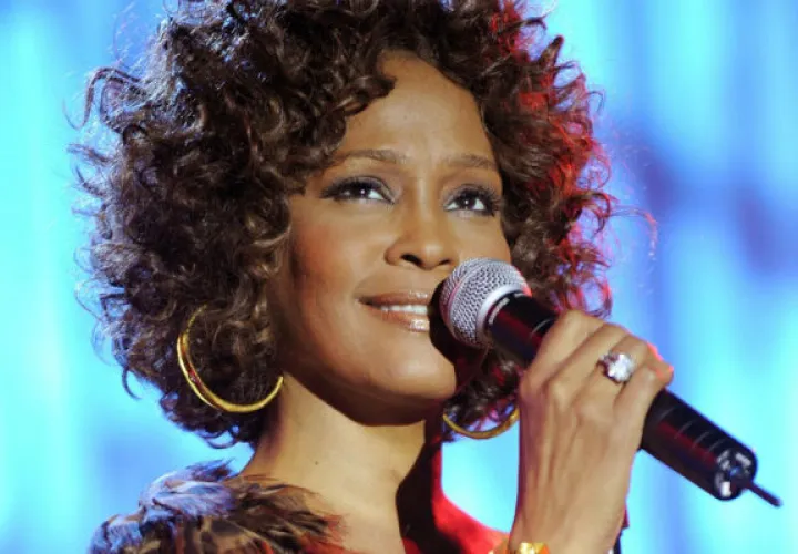 Dee Dee Warwick era 18 años mayor que Houston.