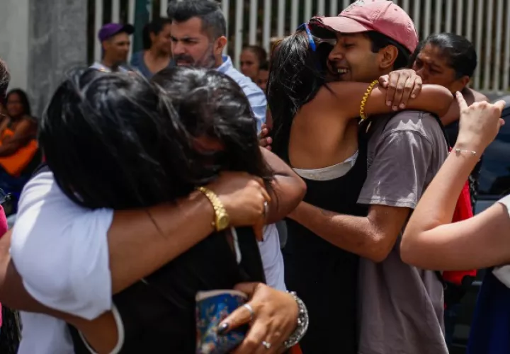 Recibidos por familiares. EFE