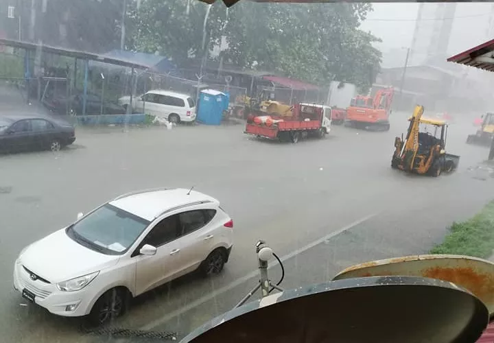 La provincia de Colón cada vez que llueve queda totalmente anegada. Foto/Diómedes Sánchez