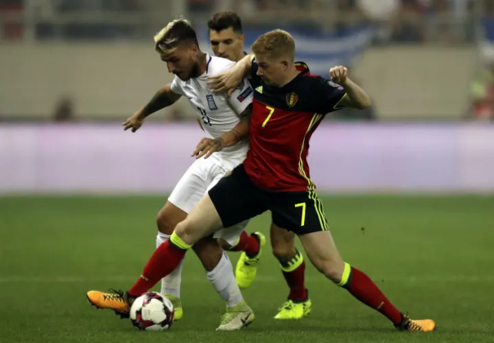 Kevin De Bruyne (der.). Foto:AP
