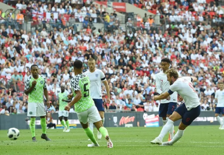 Kane le dio el triunfo a su equipo.