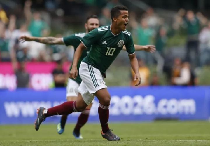 Giovani dos Santos, uno de los jugadores señalados por la revista que estuvo en la fiesta. Foto AP