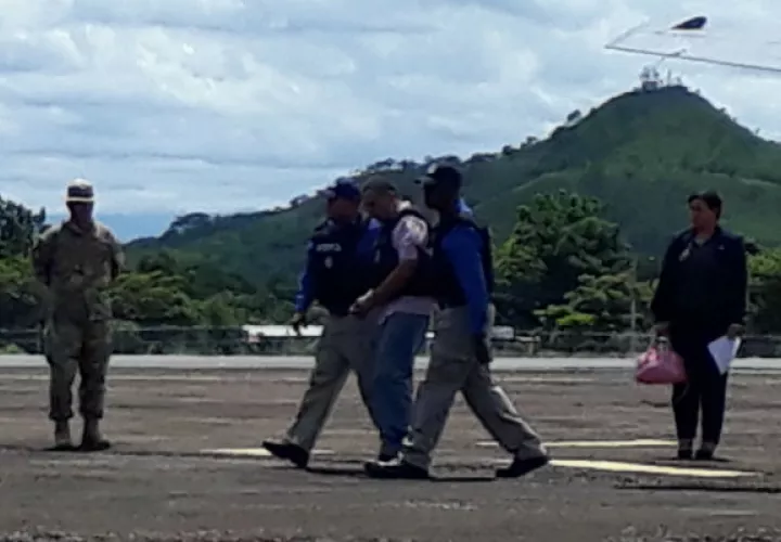 Momentos de su retorno al país extraditado desde Costa Rica. Fotos: José Vásquez. 