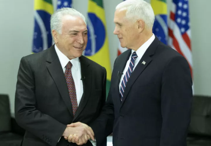 Michel Temer recibe en Brasilia al vicepresidente de EE.UU. Mike Pence.FOTO/EFE