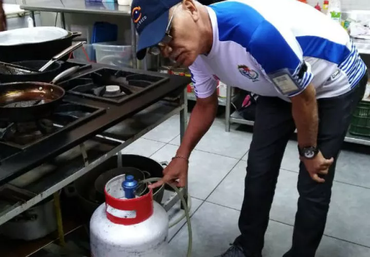 En Coclé detectaron 5 tanques de gas en un comercio ubicado en la Vía Panamericana.