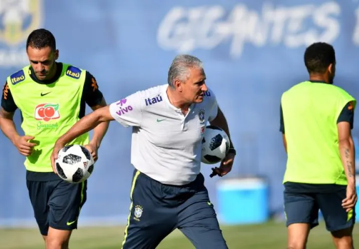 El entrenador que ha devuelto a Brasil a su sitial / EFE