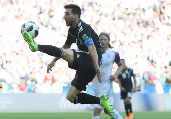 A pesar de tener a Lionel Messi, de lo mejor que hay en la élite del fútbol mundial, Argentina apenas pasó a la segunda ronda.
