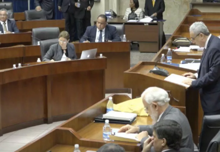Pidió explicar como se van a terminar todos los proyectos que se ofrecieron 