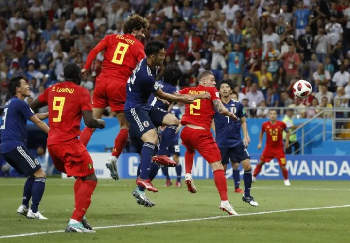 Marouiane Fellaini empató el partido. Foto AP