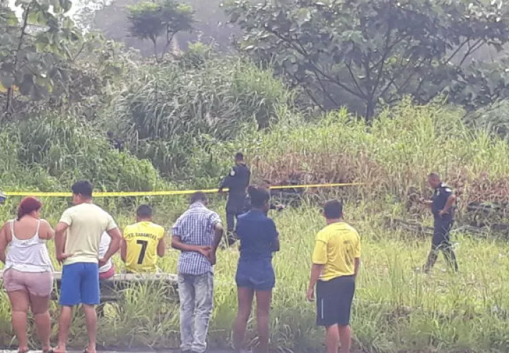 el cuerpo fue encontrado en una barranca. Foto/Diómedes Sánchez