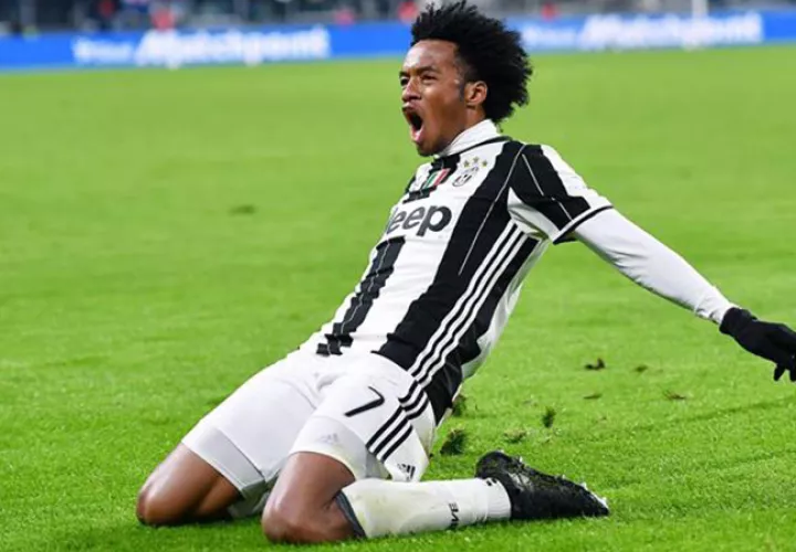 Juan Guillermo Cuadrado celebra un gol al Inter. Foto EFE