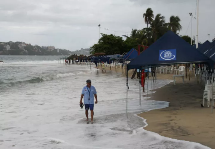 El SMN pidió extremar precauciones a la población de estos estados por lluvias, viento y oleaje.