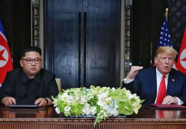 El presidente estadounidense, Donald J. Trump (d), y el líder norcoreano, Kim Jong-un. Foto: EFE 
